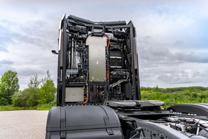 Daimler hydrogen powered truck