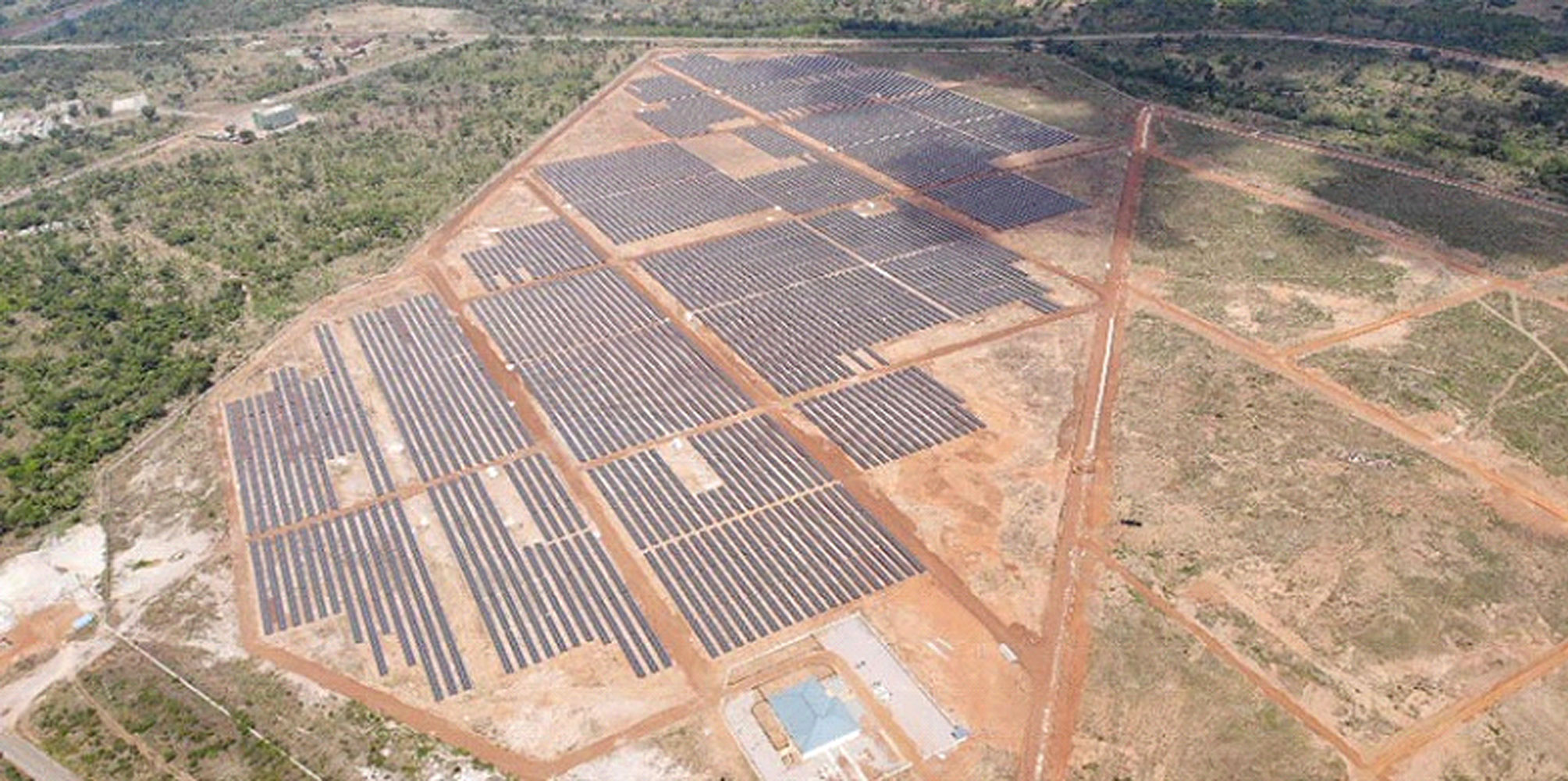 Aerial view of 50-MW solar PV plant, with 200 additional MW under development. Photo courtesy of BPA.