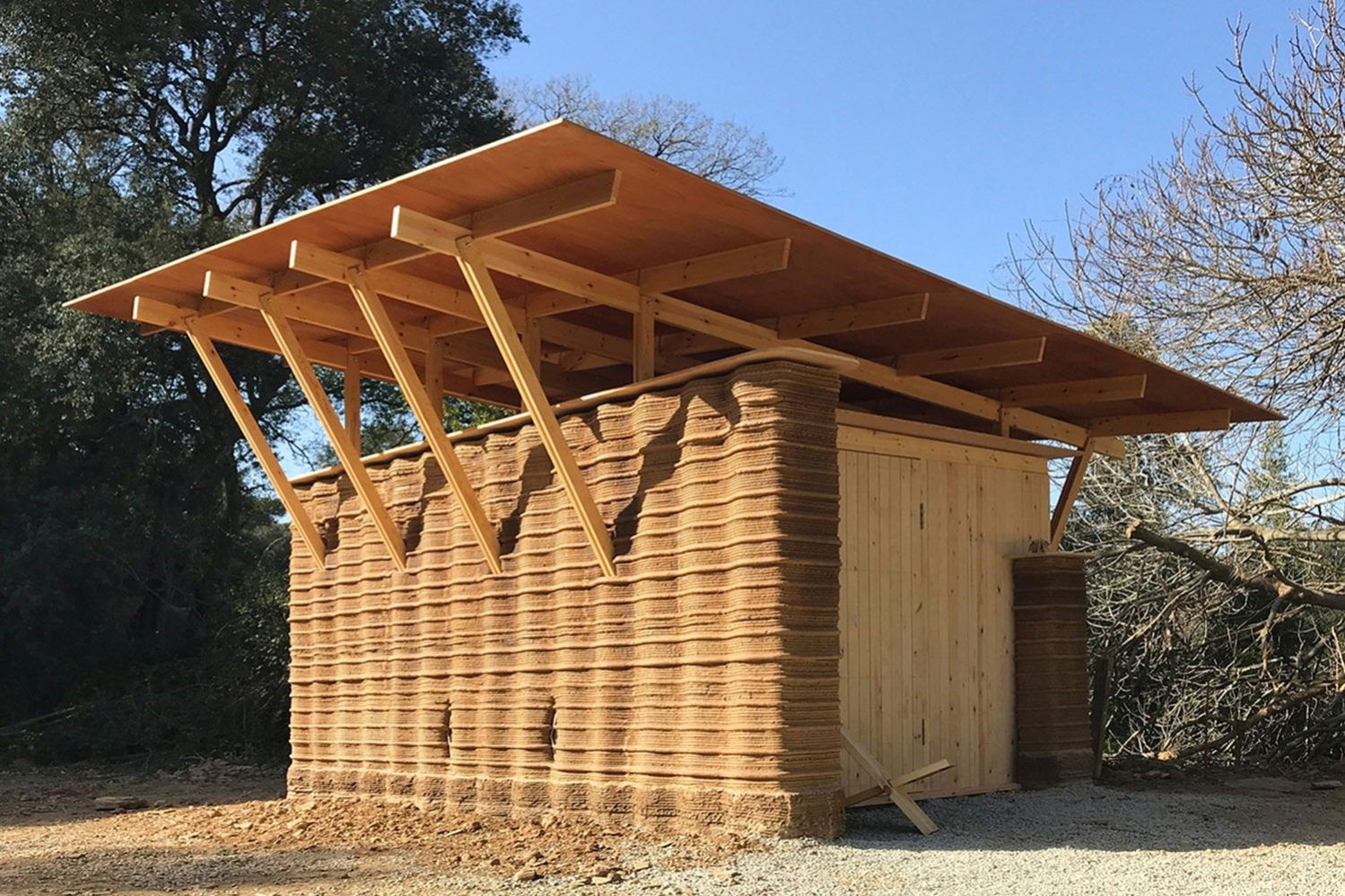 Spain’s first architectural structure constructed of earth and 3D printers